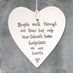 Porcelain round heart-People walk